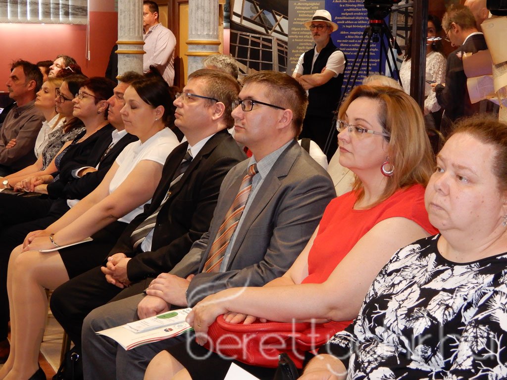 Átadták a felújított zsinagógát 25